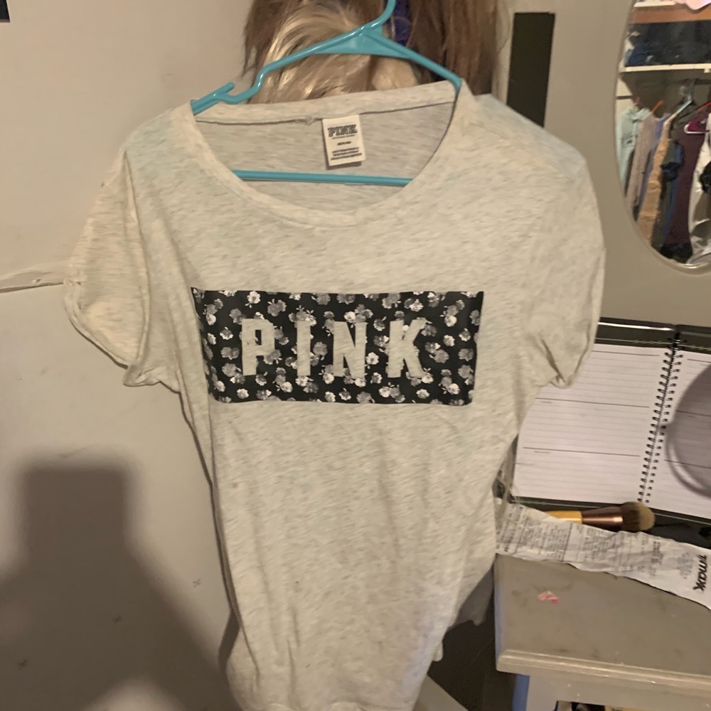 Pink VS t shirt size M